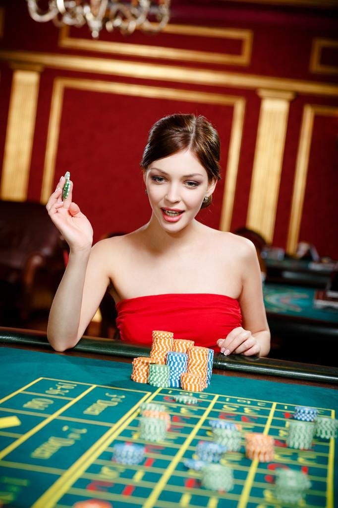 Dealer qualification outcome on Caribbean Stud Poker